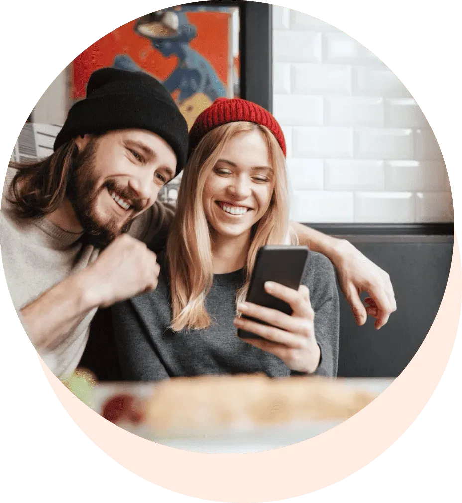 2 Menschen, die sich treffen im Sexchat